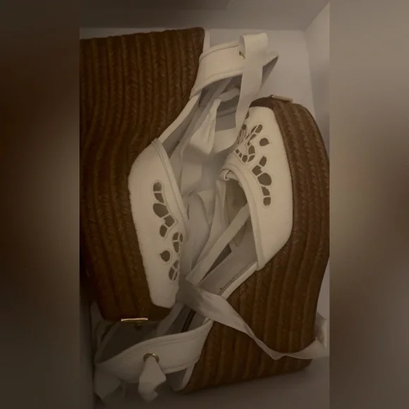 Dolce & Gabbana White Lace Wedge Sandals - Picture 4 of 5